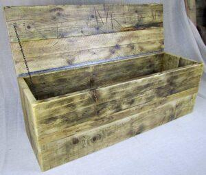 Reclaimed wood storage chest