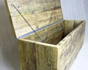 Reclaimed wood storage chest